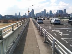 新大阪発 淀川を歩いて渡る