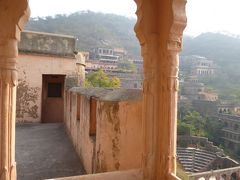 インド、寺院めぐり一人旅 ３～ニムラナ（城砦ホテル）