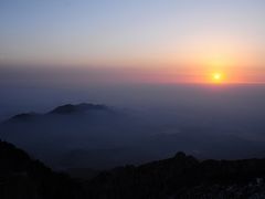 まさかのひとり登山＠泰山4★ご来光！そしてキツイ下山