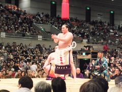 荒れる大阪場所
