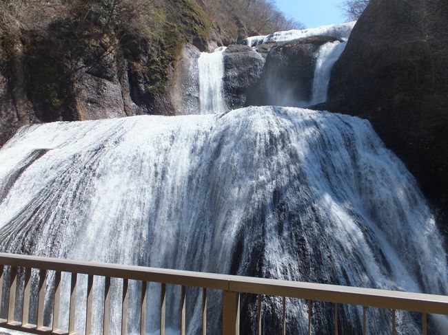 袋田の滝、生瀬の滝、月待の滝の３つの滝を巡り、そのあと龍神大吊橋を巡ってきました。茨城県北部の自然を満喫した１日でした。