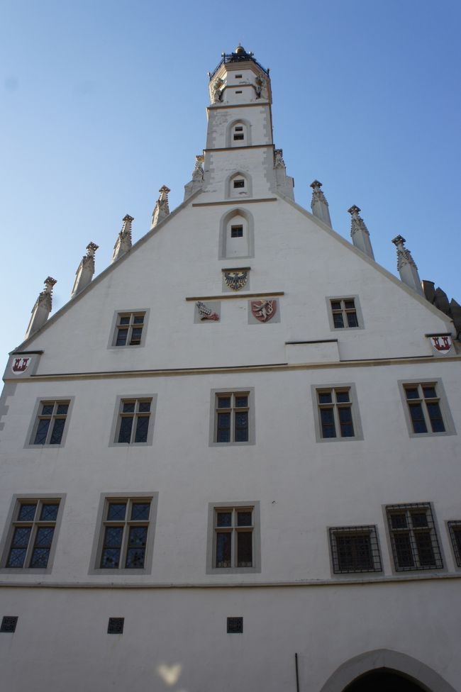 ローテンブルクの中心マルクト広場にある市庁舎の塔に上ります。<br /><br />今日ものぼります、そこに塔があるから！
