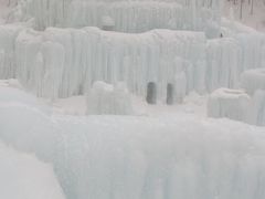 層雲峡 氷瀑まつりD 氷点下のふゆげしき　☆厳しい氷・雪は純白に輝く