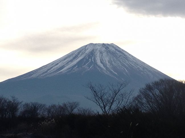 昨年末、ふと色々な方面から富士山を眺めてみたくなり、着の身着のままドライブに出かけてみました。<br />とりあえず写真のみアップしておきます。