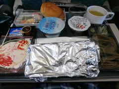 SQ671シンガポール航空ｴｺﾉﾐｰｸﾗｽ機内食、名古屋→ｼﾝｶﾞﾎﾟｰﾙ(*^。^*)家族旅行inシンガポール