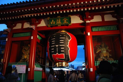 素人  外人  母娘 東京だョ、おっかさん♪東京おのぼりさん観光①～2014年母娘旅は春の嵐の浅草寺からスタート！～』東京の旅行記・ブログ by  liberty-libertyさん【フォートラベル】