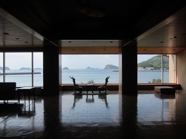 + 博多&壱岐島 海里村上STAY +<br />以前から気になっていた美食のこのお宿。<br />ついに来られてうれしい〜!<br /><br />Day1 :羽田〜福岡空港〜天神・中州散策/STAY@アークホテル博多ロイヤル<br />Day2 :博多港〜壱岐〜壱岐島観光/STAY@ 海里村上<br />Day3 :壱岐〜博多港〜福岡空港〜羽田<br /><br />○手配形態:個人旅行<br />○交通機関:JAL,フェリー<br />○ホテル :Day1:海里村上@壱岐/ Day2:アークホテル博多ロイヤル/博多<br />