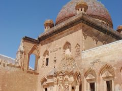 イサク・パシャ宮殿：交易中継地に遺る総督の宮殿（東トルコその9）