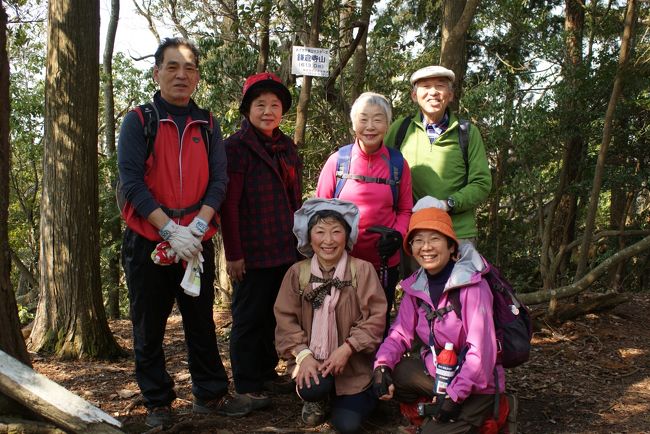 いつもの同級生達と山登りで〜す。<br />登山開始 8:35。 10:24 鎌倉寺山頂到着です。<br />降りは1時間5分でした。
