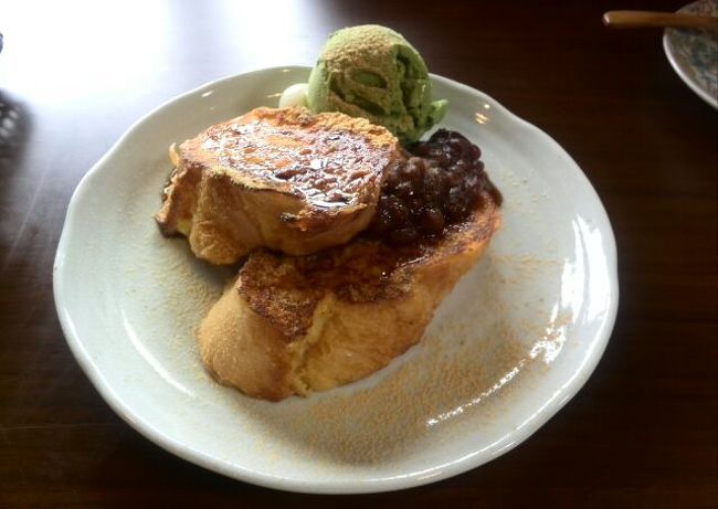 パンケーキ等美味しく、cafeとして重宝していましたJoinが、サテンドールで昼食の帰り、久々に立ち寄ると店が変わっていました。<br /><br />オーナは同じで、薬膳というのは同じですが、前より健康指向が明確になっていた気がします。<br /><br />奥様曰く、メニューを見ていると、今日はパンケーキよりフレンチトーストの気分になったとのことで、急遽変更しましたが、ヒットです。<br /><br />＊JOINの旅行記↓<br />http://4travel.jp/travelogue/10779417