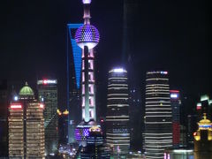 ソウル経由、上海、鉄板夜景にテンション上がる。