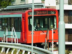 箱根に着けば　まずは湯本から登山鉄道の旅が始まります。