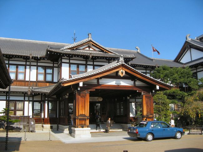 　平城京周辺を観光の後奈良ホテルで昼食をし、その後奈良まち界隈を散策してきました。伝統のある奈良ホテルでは国内外の著名人の宿泊した資料が数多く展示されていました。
