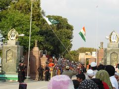 パキスタン2014･･･（6）ワガー　インド国境での国旗降納式