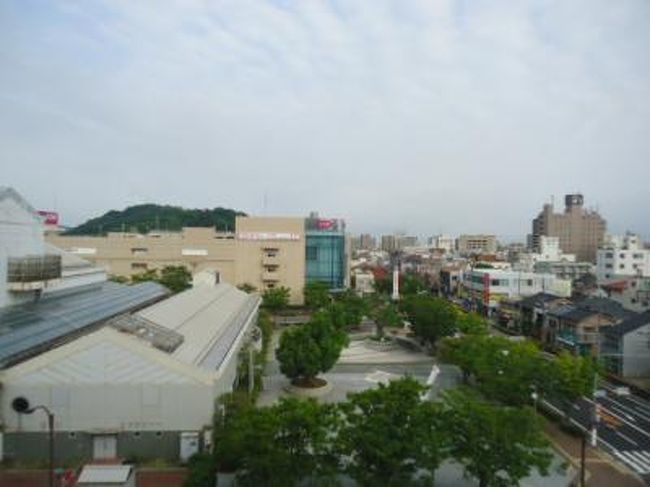 四日目。<br />本日はすっかり恒例の足立美術館と島根県立美術館を巡ることに。<br /><br />朝飯を食って早速、米子からお隣の安来へ。