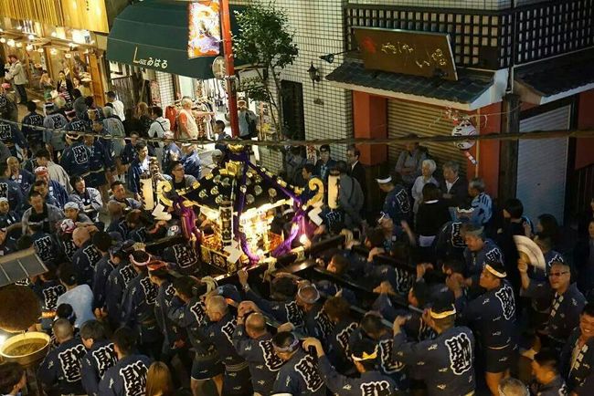 独身時代はずっと浅草に住んでいました^^<br />なので、毎年三社祭が人生のイベントのようなものですw<br /><br />結婚して横浜に住んでいますが、毎年必ず三社祭には今は裏方として参加しています^^<br /><br />痩せたら又担ぐ予定w