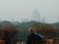 2013 インドへ　Shanghai・Delhi・Varanasi・Agra　この世の楽園としか思えないジ・オベロイとやっぱり遅れるデリーへの列車と The Royal Plaza の朝食 編