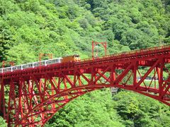 黒部峡谷のトロッコ電車