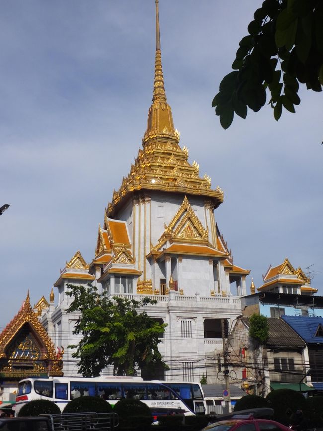 ５月９日〜５月１２日までインド・コルカタで過ごした後<br />タイ国際航空の深夜便でバンコク入りしました。<br /><br />タイは通算５度目ですので真新しい事もなくゆっくり過ごせました。<br /><br />ちょっとコルカタからお腹の調子が悪くて若干残念でした。<br />（３キロくらい痩せたかも）<br /><br />デモの影響も無かったですし、戒厳令も日程的に回避できました。