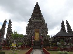 ウルン・ダヌ・バトゥール寺院　