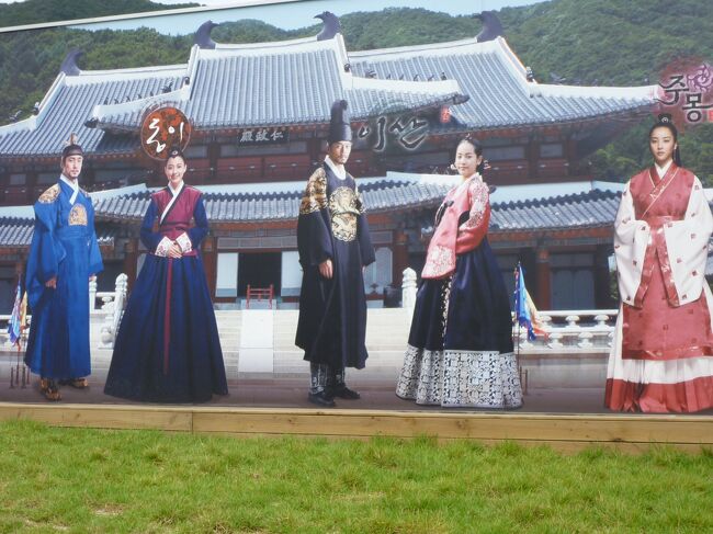 2回目のソウル旅行、前半は楽古斉に泊まり、食べ歩き三昧でした。<br /><br />後半は、韓国時代劇ロケ地である、MBCドラミアツアー参加、その後、漢江ナイトツアー、最終日は、江南散策です。<br />