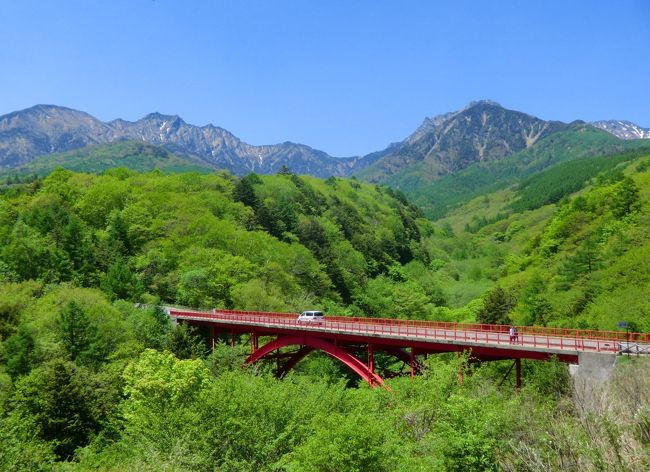 ダイヤモンド八ヶ岳に滞在中、天気のいい日に八ヶ岳山麓の高原道路「八ヶ岳高原ライン」をサイクリングする。アップ・ダウンがありかなりハードであるがダイエット効果は抜群である。<br />写真：八ヶ岳高原ラインのビューポイント「東沢大橋」<br /><br /><br />以下、私のホームページに旅行記多数あり。<br />『第二の人生を豊かに』<br />http://www.e-funahashi.jp/<br />（新刊『夢の豪華客船クルーズの旅<br />ー大衆レジャーとなった世界の船旅ー』案内あり）<br />