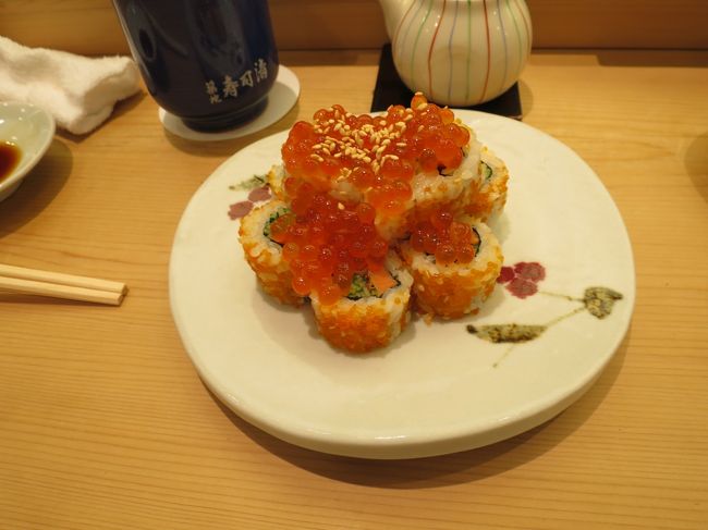 築地の場外市場にランチなどに行きました。良いお天気で、食もビールも進みます。