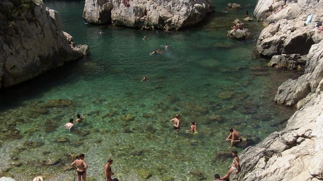 既に10回は通い詰めたお気に入りの地中海の入江です。2010年から昨夏までの写真を旅行記にまとめてみました。