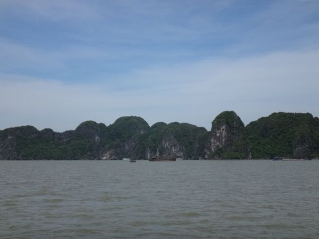 2泊4日のベトナムの世界遺産ハロン湾ツアーと市内観光付きのJALパック。