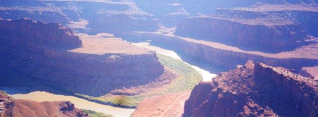 全行程 1623mile (2597km)<br /><br />・9月22日~23日:デンバー<br />・9月23日~25日:モアブ<br />・9月23日~24日:アーチーズ国立公園<br />・9月24日:デッド・ホース・ポイント州立公園<br />・9月24日~25日:キャニオン・ランズ国立公園<br />・9月25日:グースネック州立公園<br />・9月25日~26日:モニュメント・バレー<br />・9月26日:キャニオン・デ・シェリー国定公園<br />・9月26日:フォー・コーナーズ<br />・9月26日~27日:コルテス<br />・9月27日:メサ・ベルデ国立公園<br />・9月27日~28日:パゴサ・スプリング<br />・9月28日:グレート・サンド・デューンズ国立公園<br />・9月28日~29日:キャノン・シティ<br />・9月29日:ガーデン・オブ・ザ・ゴッズ<br />・9月29日~10月1日:デンバー
