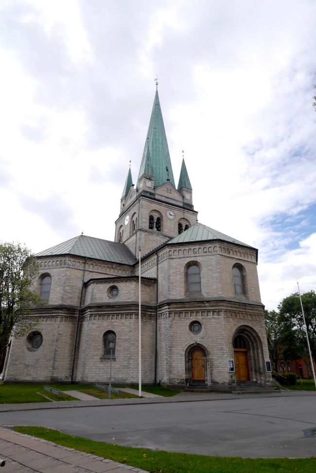 2014.5コペンハーゲン出張旅行8-Frederikshavnの町，教会，デンマーク通り