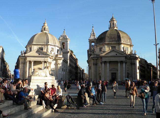 4/7(月)〜11(金)にローマで開催された某会議に出席することになったので、4/6(日)〜4/12(土)の一週間ローマに滞在しました。<br />本会議には、カタラン(カタルーニャ人)の友人も4/7〜10で出席するのことになったので、これ幸いと示し合わせて同じホテルを予約し、一緒に観光、飲みに行くことにしました。<br /><br />本編は4/10分です。<br />4/10朝はこれまで通り、友人の借りたレンタカーで会議場へ行きましたが、友人はこの日の夕方のフライトでバルセロナに帰るので、昼でお別れ。レンタカーは返却のため、この日の帰りからはトラム利用です。会議終了後は、なんとなく、帰る方向が同じ同業他社のTさん、Sさんと帰りがてら、観光に行くことに。<br />しかし、Tさんがことのほかパワフルなのが計算外でした。仕事帰りで、バカみたいに重い会社のラップトップを持っていたのに同行してしまったために、ポポロ広場〜スペイン広場〜パンテオン〜ナヴォーナ広場〜テルミニ駅〜ホテルと約7kmもの長距離を歩くはめになってしまいました。重いラップトップ入りのカバンの荷重がずっしりと肩にかかり苦痛だったので、何度も会社のラップトップを捨ててやりたい衝動に駆られましたが、実際にこれをやると始末書ものなので、ひたすら我慢して歩き回った観光でした。<br /><br /><br />全旅程<br />4/5　羽田空港へ移動<br />4/6　0：55発　NH203搭乗、6：05フランクフルト着、7：30発　LH230、9：20フィウミチーノ着、移動、ローマ、移動、ナポリ/ポンペイ観光、移動、Montecarlo Hotel泊<br />4/7-11　会議　Montecarlo Hotel泊<br />4/12　　15時頃まで市内観光、買い物、タクシーで移動、18：40発　LH1847搭乗、20：15ミュンヘン着、21：25発　NH276搭乗、15：50羽田着