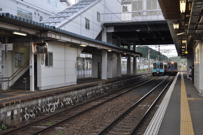 　2014年6月27日から30日にかけて、大人の休日倶楽部パス（東日本・北陸）17,000円を使って、東北方面へ出かけてきました。<br />　2014年に全線復旧開業した三陸鉄道線をはじめ、たくさんの路線に乗ってきました。<br />　八戸駅から、旧東北本線、現在の青い森鉄道・いわて銀河鉄道に乗って、今晩の宿泊地、盛岡へ向かいます。