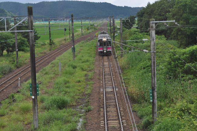 　2014年6月27日から30日にかけて、大人の休日倶楽部パス（東日本・北陸）17,000円を使って、東北方面へ出かけてきました。<br />　2014年に全線復旧開業した三陸鉄道線をはじめ、たくさんの路線に乗ってきました。<br />　鷹巣駅に到着、時間に余裕があったので奥羽線富根駅まで行ってから大館駅へ向かいます。