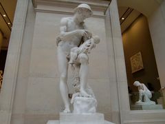 ルーヴル美術館の新古典主義彫刻