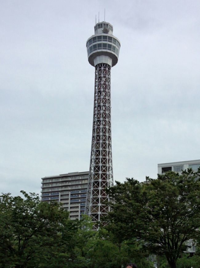 ☆タワー5本目☆横浜マリンタワーに登って来ました。ランドマークタワーに押されがちなマリンタワーですが、横浜の街が一望できる素晴らしい眺望のタワーでした。横浜マリンタワーは、全日本タワー協議会に加盟しているタワーです。【全日本タワー協議会 加盟タワー】は以下の20本です。 ※登り済みのタワーには◎をつけました。・さっぽろテレビ塔・五稜郭タワー・銚子ポートタワー◎千葉ポートタワー◎東京タワー◎横浜マリンタワー・クロスランドタワー・東尋坊タワー・ツインアーチ138・東山スカイタワー・名古屋テレビ塔・京都タワー◎空中庭園展望台・通天閣・神戸ポートタワー・夢みなとタワー・プレイパークゴールドタワー・海峡ゆめタワー・福岡タワー・別府タワー【全日本タワー協議会以外のタワー】◎横浜ランドマークタワー