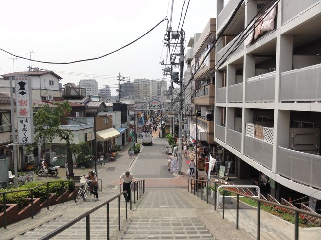 お出掛けついでに、テレビでよく見かける下町商店街を散策しました。2カ所の銀座商店街、谷中は観光地、砂町は地元の台所と雰囲気も規模も違ってました。<br /><br />夜は下町から水道橋のドームシティで行われた韓国文化観光イベントへ。韓国済州島舞踏団の民族舞踊、ソウルの若者のミュージカルを見ました。<br /><br />たまのお出掛け、一人歩きも楽しい一日でした。<br /><br />