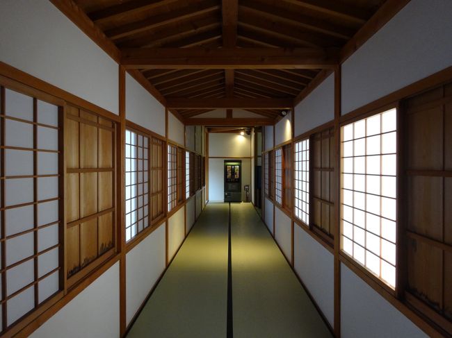 佐賀城に行ってきました。<br />「天守閣」はありませんが「本丸御殿」が復元されています。