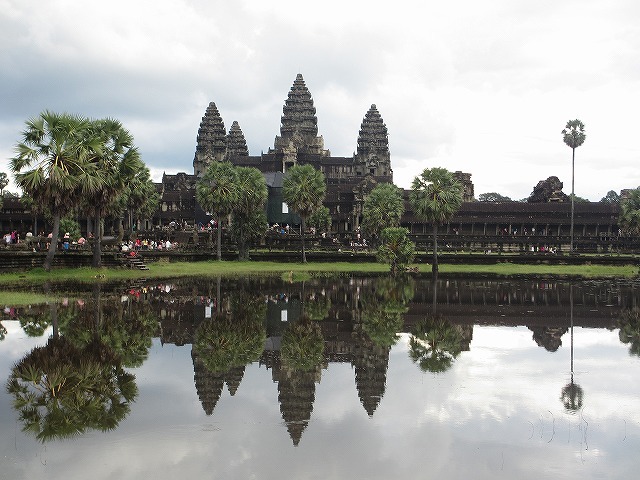 タイ在住の我が家。週末を利用してカンボジアへ週末家族旅行。<br />雨季に３歳児を連れて。