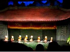ベトナムの首都ハノイと世界遺産ハロン湾4泊5日の旅（台北経由にて）3日目タンロン水上人形劇鑑賞