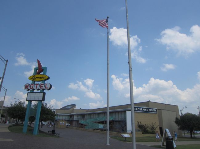 National Civil Rights Museum と Lorraine Motel