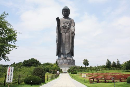 牛久大仏 青銅製立像で世界一としてギネスブックに登録されて