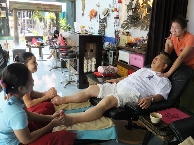 SPA YUKOで、ヨーロッパ旅行の疲れを揉みほぐしました。<br /><br />2014年6月6日 日本出国 バンコク・トランジット時にSPA YUKOでマッサージ後、バンコク出発<br />2014年6月7日~10日 ベルサイユ3泊 ベルサイユ宮殿・フォンテンヌブロー宮殿<br />2014年6月10日~14日 グラナダ4泊 アルハンブラ宮殿<br />2014年6月14日~17日 ローマ3泊 コロッセオ<br />2014年6月17日~20日 ウィーン3泊 シェーンブルン宮殿<br />2014年6月20日~21日 オーバーアマガウ1泊 リンダーホーフ城<br />2014年6月21日~23日 フュッセン2泊 ノイシュヴァンシュタイン城・ヘレンキームーゼー城<br />2014年6月24日~25日 バンコク1泊 SPA YUKOで、マッサージ<br />2014年6月26日 日本帰国