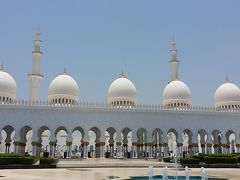 アブダビのグランドモスク（Sheikh Zayed Bin Sultan Al Nahyan Mosque ）に行ってきました！