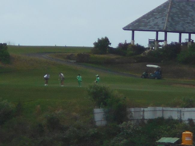 マンションの仲間と3人でゴルフをエンジョイしにバリ島へ。<br /><br /><br />日本では考えられない贅沢な３ラウンドでした。