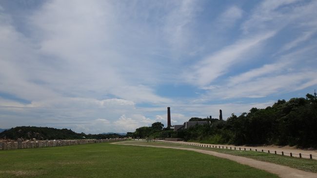 2日目は、犬島と豊島に行ってみることに。<br />これもまた、前回行けなかった場所で行ってみたかった場所です。<br /><br />この島だけではないけども、瀬戸内の島へはアート見に来る体なのか、男女問わず１人で来てる人たちが、けっこう多かったような。まぁ自分もそうなんですが。