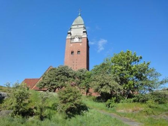 学生の時から10年近く憧れていたスウェーデンへ、昨年の秋友達と初めて訪れました。その半年後、早くも2度目の旅行、しかも一人旅を実現することができました。海外一人旅は、2010年のイギリスに続き2度目ということもあってか、気持ちに余裕を持って旅行を楽しむことができました。<br />航空券とホテルはＪＴＢのサイトを通じてそれぞれ予約、マルメからヨーテボリへの列車は、スウェーデン国鉄のサイトでチケットを購入しました。今まで海外は航空券とホテルのパックを利用していたため、私にとっては結構な冒険でした。<br />旅行中いろんな人に親切にしてもらいました。