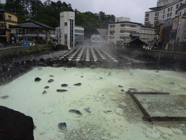 道の駅「喜多の郷」で5：00過ぎに目覚め<br />準備をして6：00過ぎに出発です。<br /><br />喜多方市内に車を向けて１５分ほどで<br />目的の喜多方ラーメン超人気店「坂内食堂」へ