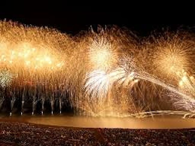 縁あって柏崎の花火大会 尺玉３００発には感動の涙でした 柏崎 鯨波海岸 新潟県 の旅行記 ブログ By Indijyonkoさん フォートラベル