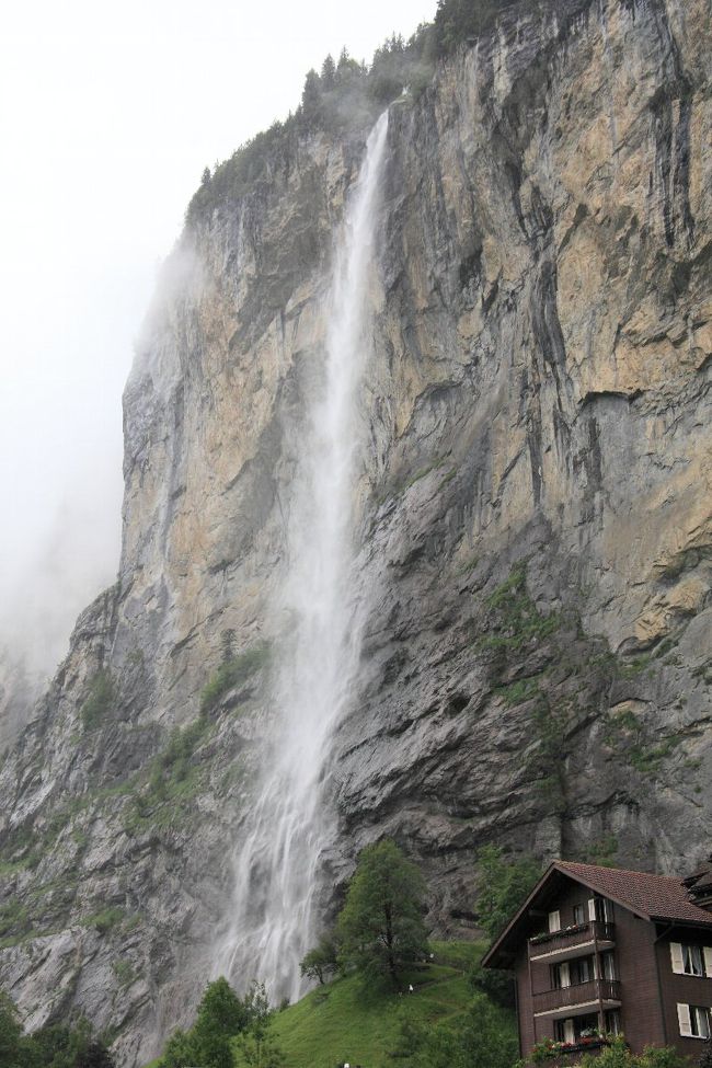 スイスの旅 2014　８/17　　ラウターブルネン　シュタウプバッハの滝観光